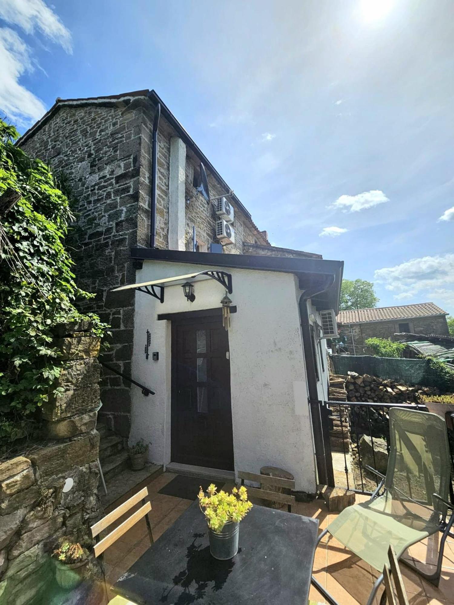 Casa Leonarda, Old Authentic Istrian Stone House Near Motovun, Central Istria Zamask Exterior photo